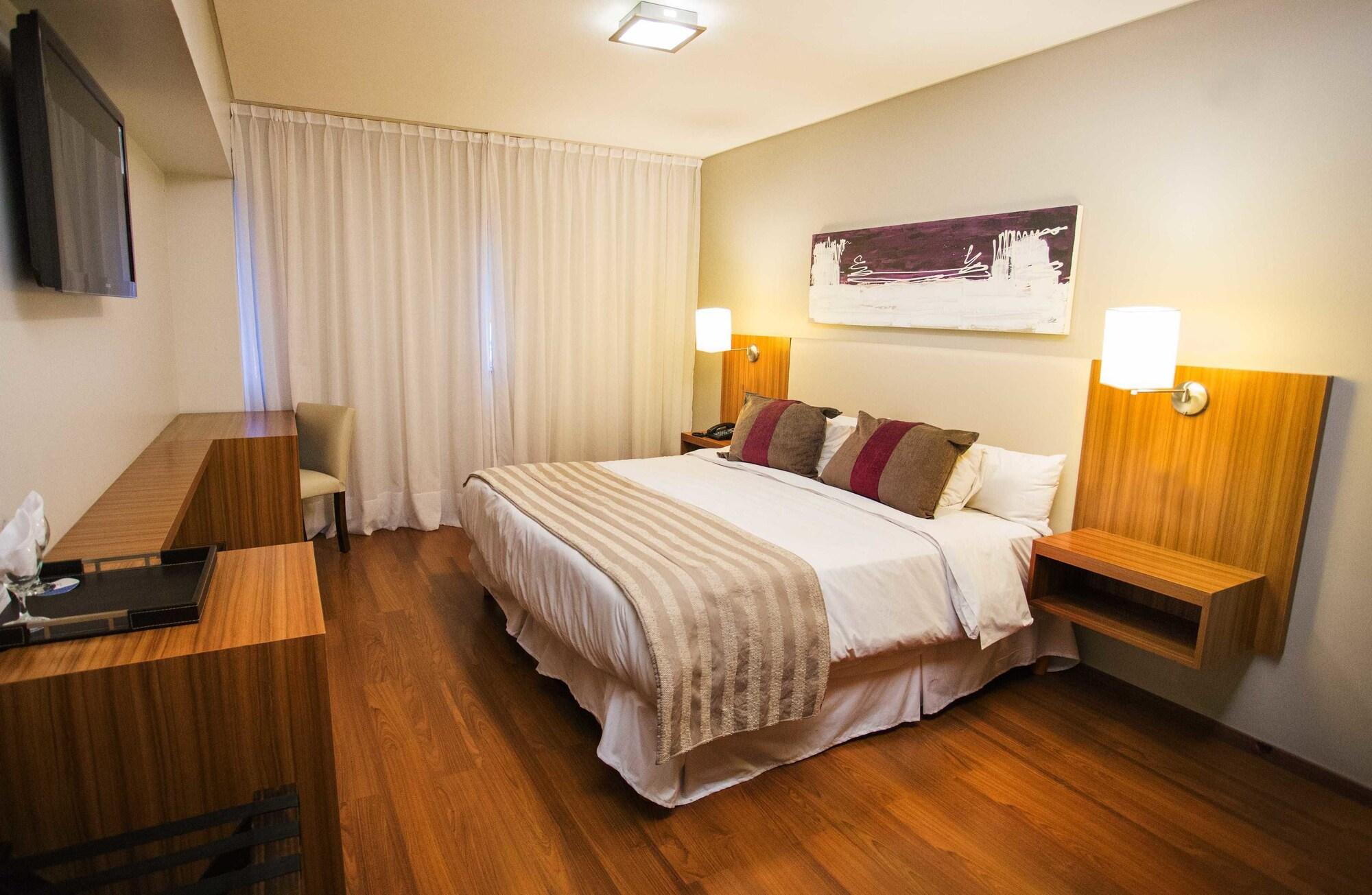 Hotel Bicentenario Suites & Spa Сан-Мигель-де-Тукуман Экстерьер фото