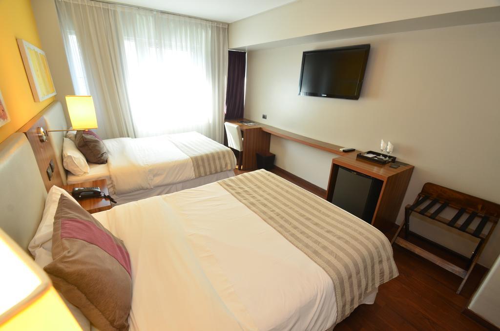 Hotel Bicentenario Suites & Spa Сан-Мигель-де-Тукуман Номер фото