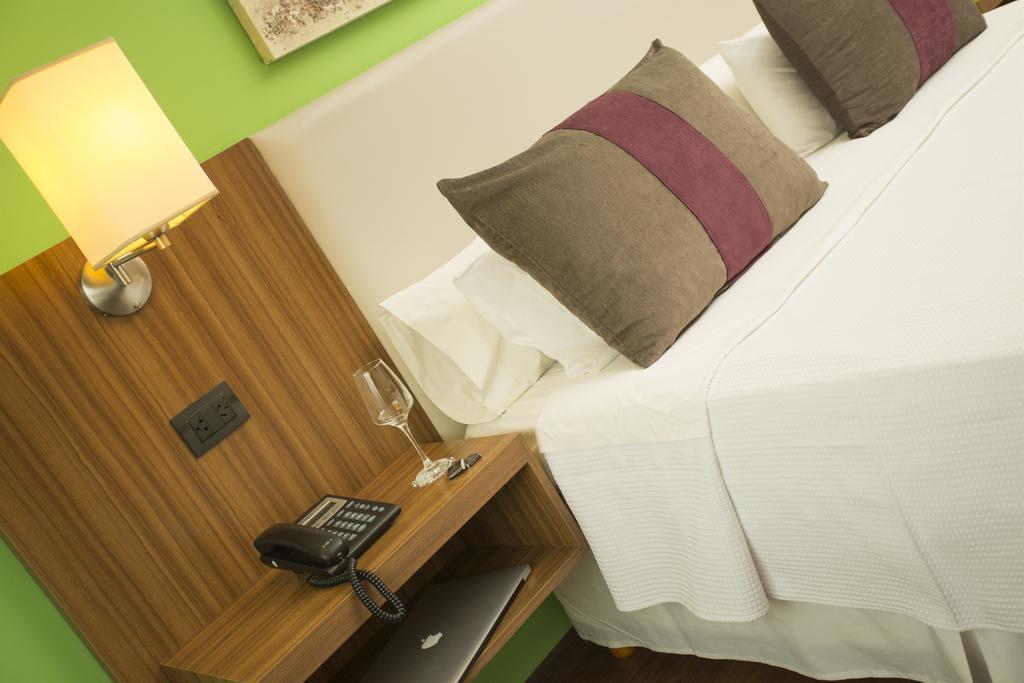Hotel Bicentenario Suites & Spa Сан-Мигель-де-Тукуман Экстерьер фото